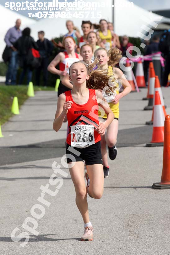 Girls under-15s 3 stage relay, Northern Senior 6 and 4 and Junior Stage Road Relays, SportsCity, Manchester. Photo:  David T. Hewitson/Sports for All Pics
